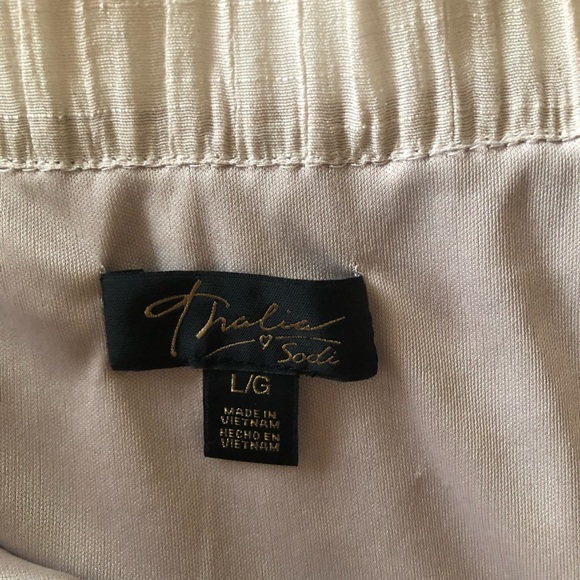 Color cream, off shoulder, size L - Picture 2 of 6